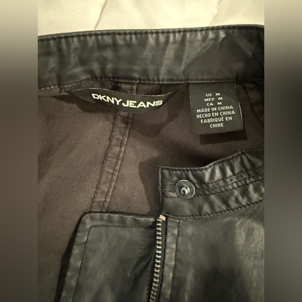DKNY NYLON Jacket​​​​ - Picture 6 of 6